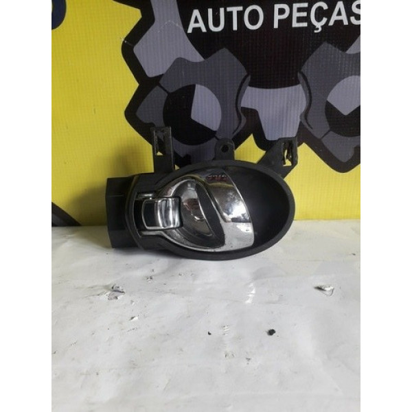 Massaneta Dianteira Direita Versa 2005