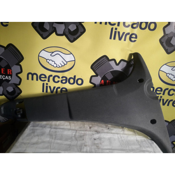 Acabamento Coluna Lateral Direito Sandero 04/18