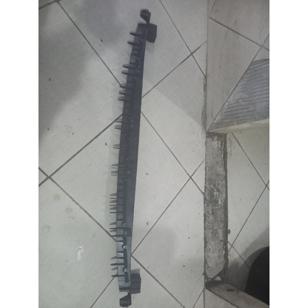 Suporte Guia Parachoque Traseiro Vw Saveiro G5/g6 *detalhe