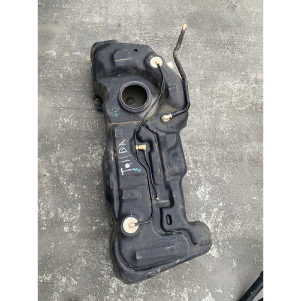 Tanque Nissan  Tiida 2008