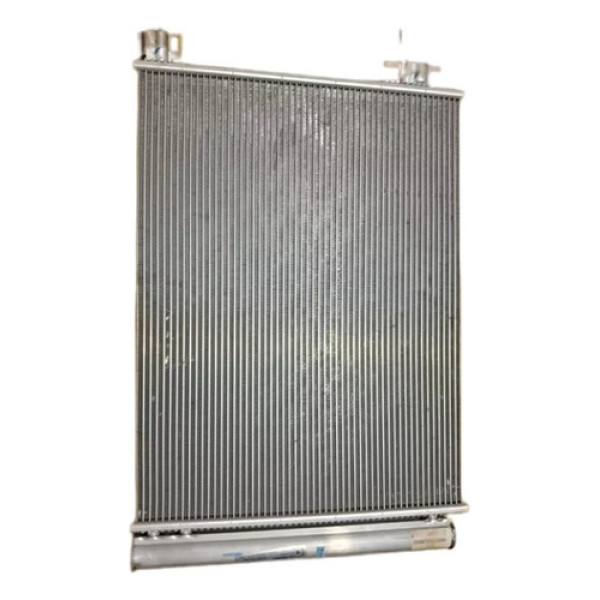 Condensador Ar Condicionado Kicks 2016/2018 / 921005rb0a