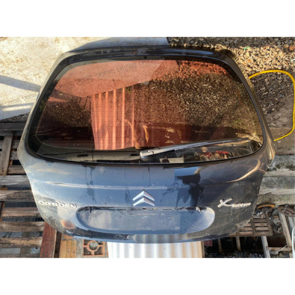 Tampa Traseira Citröen Picasso 2001 Somente A Tampa Seca