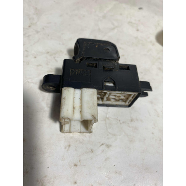 Botão Vidro Elétrico Nissan Versa 2012 Dianteira Direita