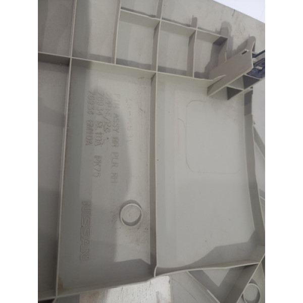 Moldura Interna Traseira Direita Nissan Versa