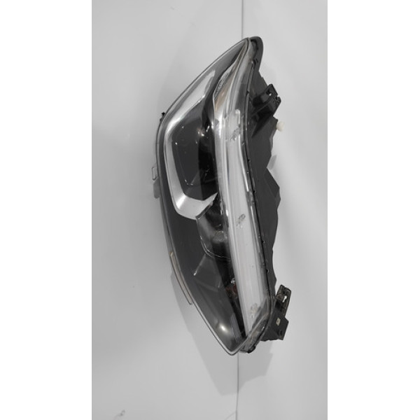 Farol Dianteiro Direito Chevrolet Tracker