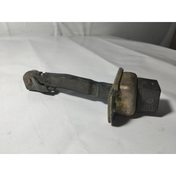 Limitador De Porta Dianteira Direita Mitsubishi Pajero Tr4