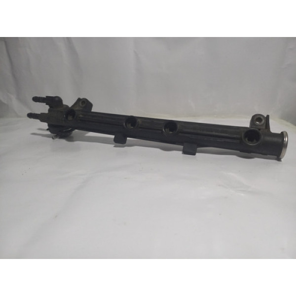 Flauta De Combustível Volkswagen Golf / Audi 06a133317c