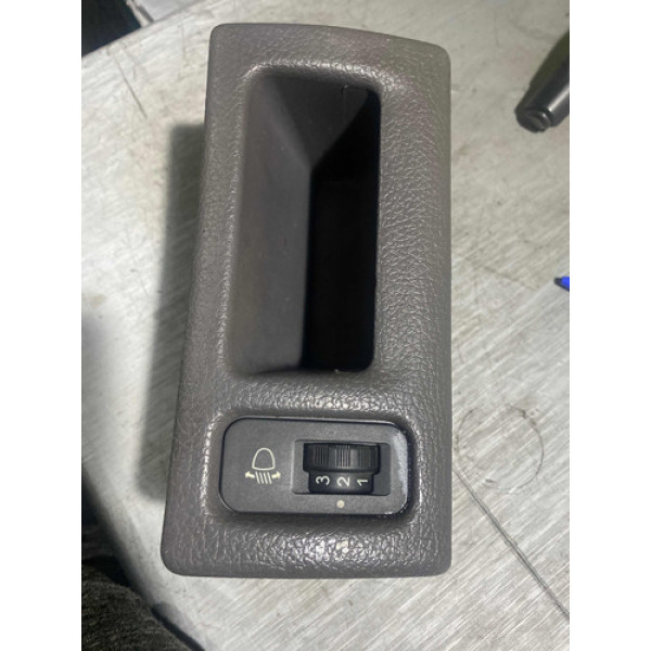 Moldura C/botão Regulagem Do Farol Peugeot 206 Original