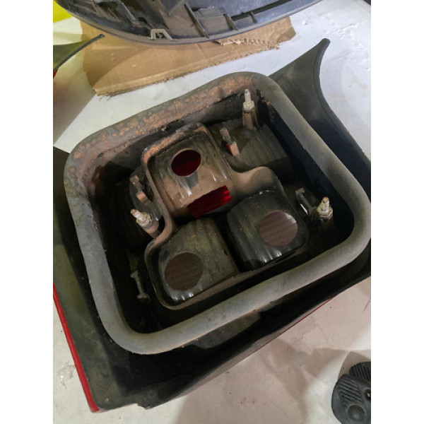 Lanterna Fiat Uno L.e Ano 2005